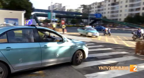昆明首條巡游出租汽車專用通道投入試運行，破解商業中心“上下車難”困局